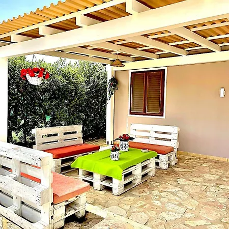 Lorelai Villa Marsala